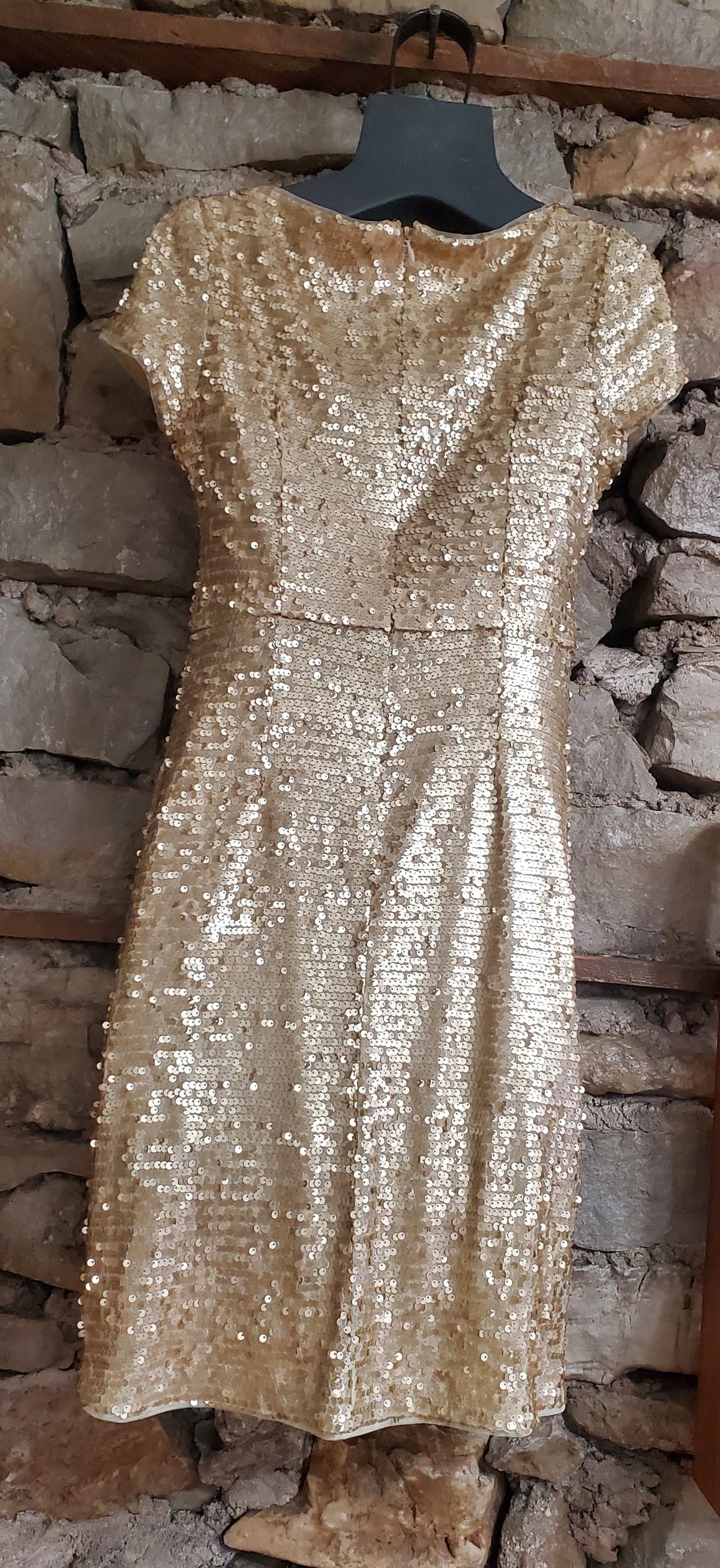 "Adriana Papell" Gold Sequin Cocktail Dess